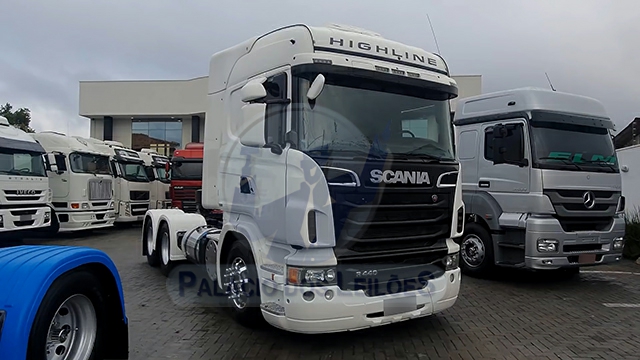 LOTE 010 - Scania R-480 A 6X4 Highline 2p 2013