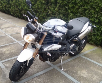 Lote 012 - Triumph Speed Triple 1050 2013