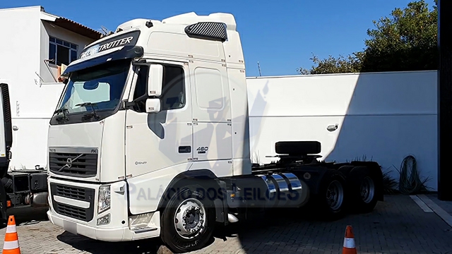 LOTE 002 - Volvo Fh-460 6X2 2P 2014