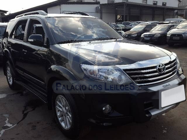 LOTE 037 - TOYOTA HILUX SW4 SR 2.7 16V VVT 2013