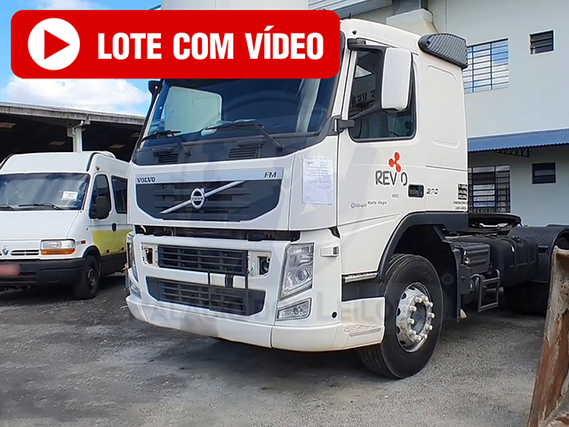 LOTE 008 - 2020 Volvo FM 370 6x2t 2014