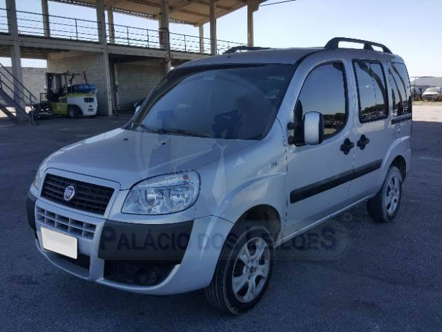 LOTE 015 - FIAT DOBLO Essence 1.8 16V (Flex) 2015