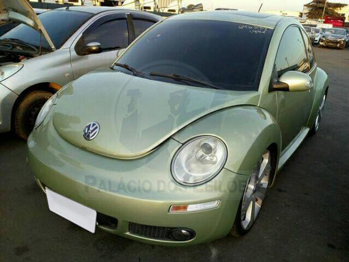 LOTE 035 - VOLKSWAGEN NEW BEETLE 2.0