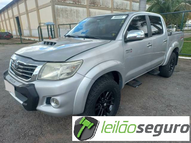 LOTE 032 HILUX CD SRV 3.0 D-4D TURBO 2014