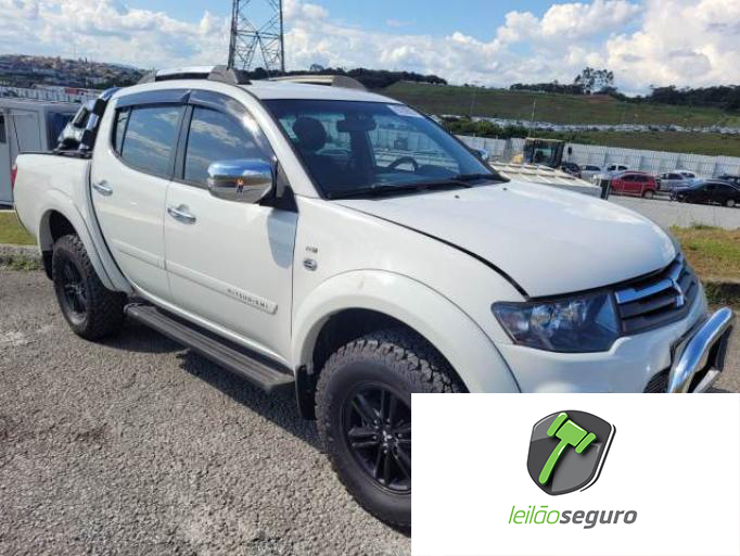 LOTE 021  MITSUBISHI L200 TRITON 2016