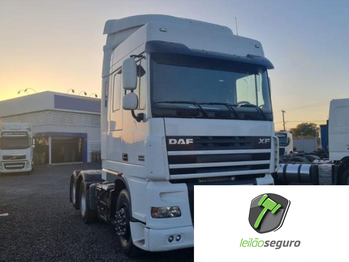 LOTE 015 DAF XF-105 460 2015