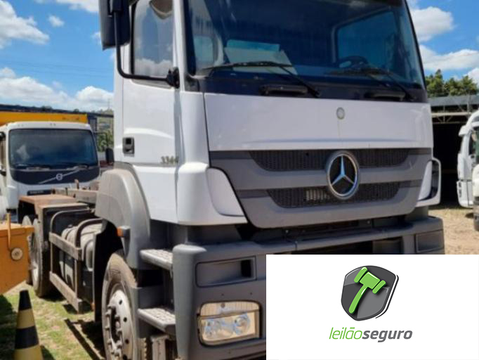 LOTE 020 MERCEDES BENZ AXOR 2019